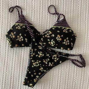NWOT Maaji reversible S/M bikini set